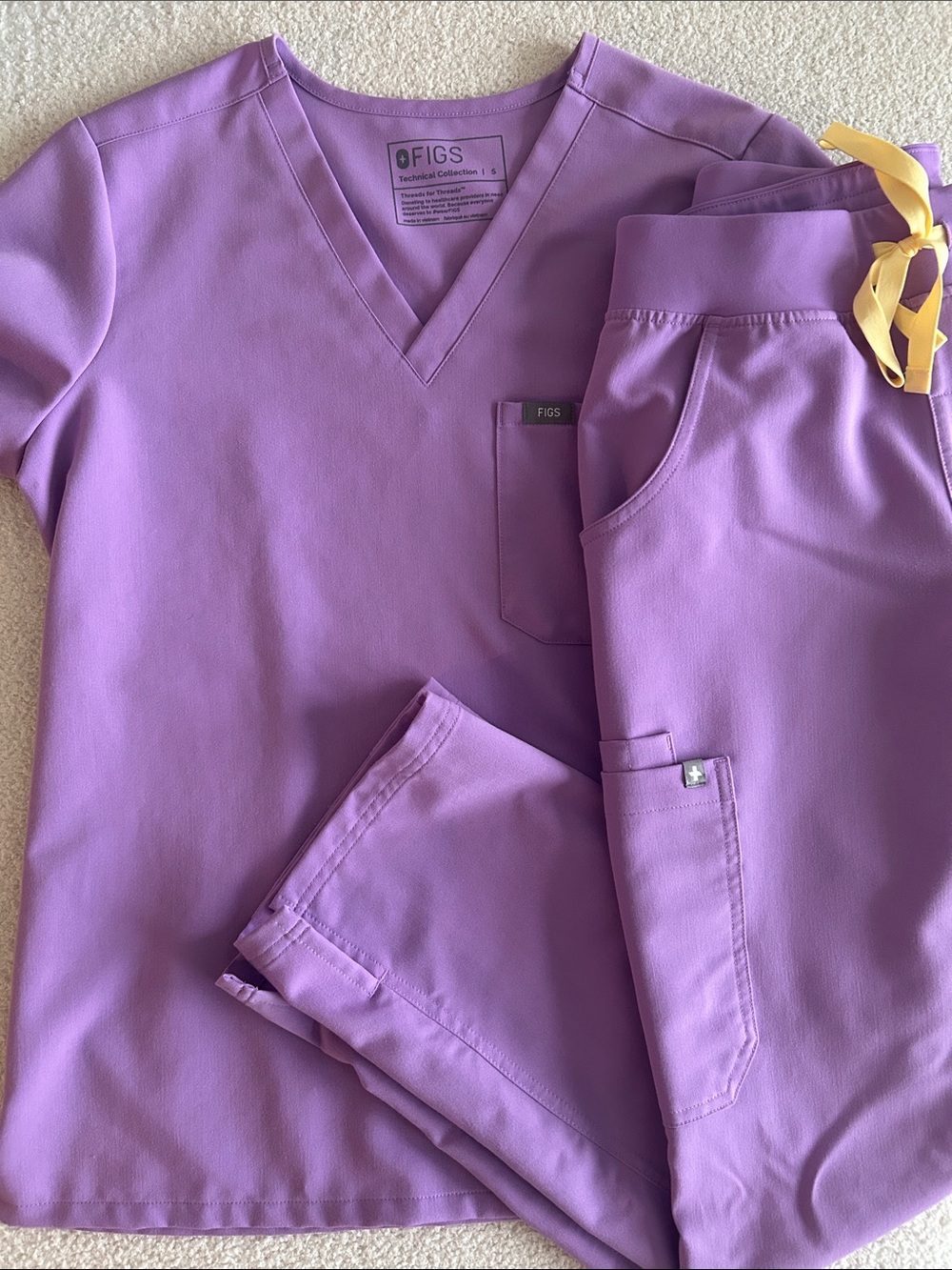 FIGS Lavender V-Neck Scrub Top & Drawstring Jogger Pants